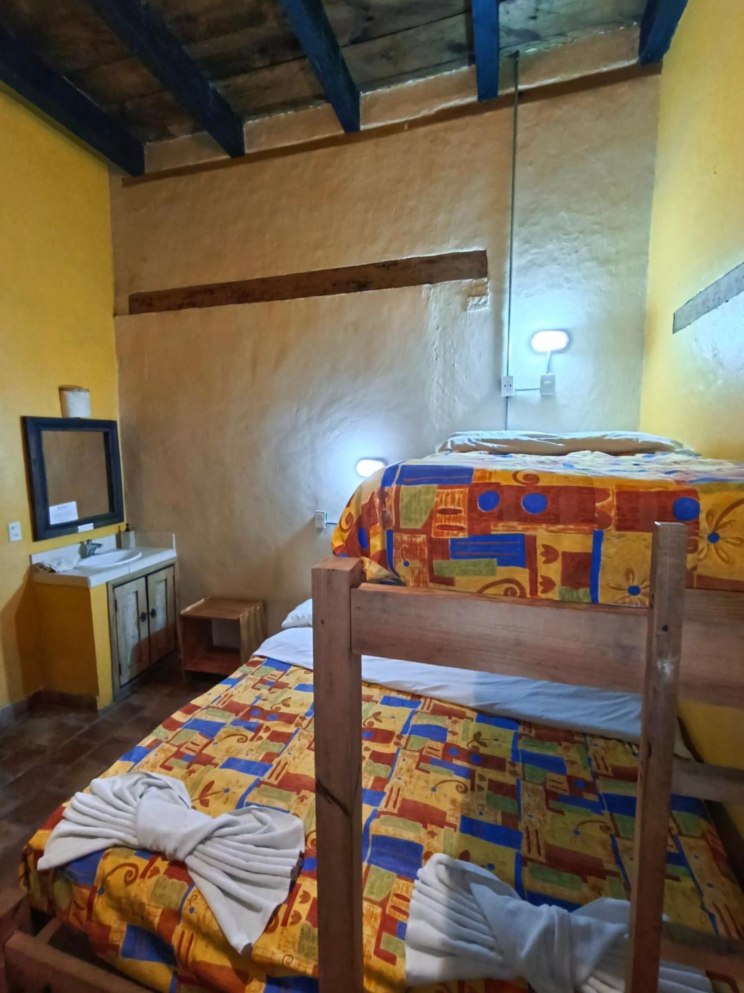 Rossco Hostel San Cristóbal de Las Casas Exterior foto